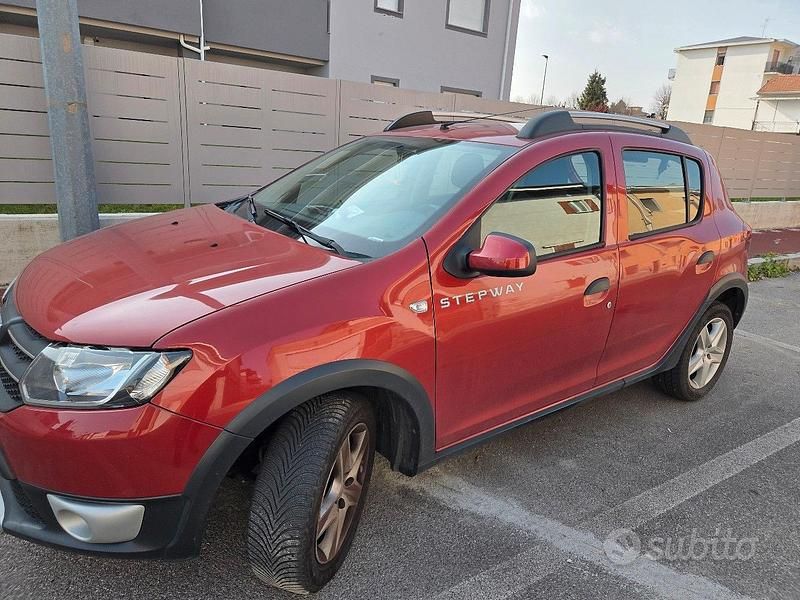 Usata Dacia Sandero Stepway 2016 Rosso Berlina