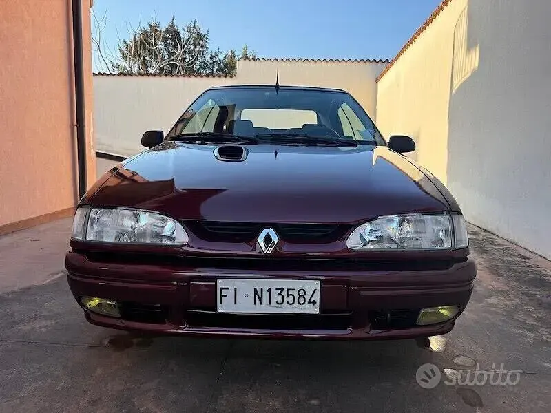 Usata Renault 19 135 CV (99 kW) 1993 Rosso Cabrio