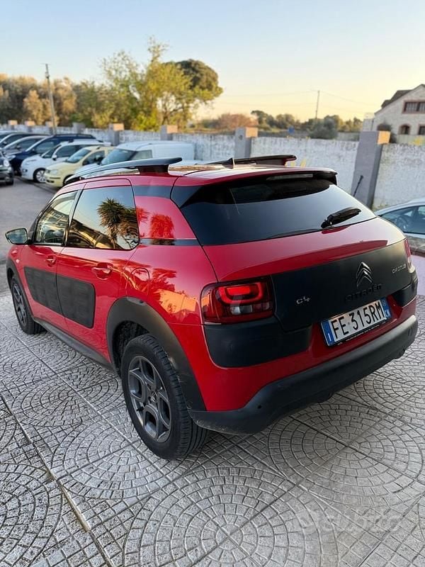 Usata Citroën C4 Cactus Shine 110 CV (80 kW) 2016 Rosso Utilitaria