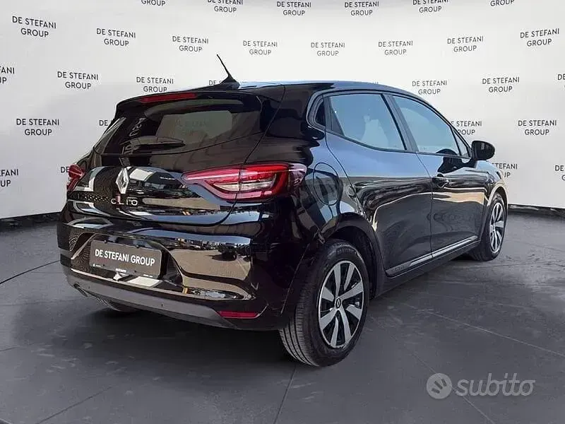 Usata Renault Clio V Equilibre 101 CV (74 kW) 2023 Nero Berlina