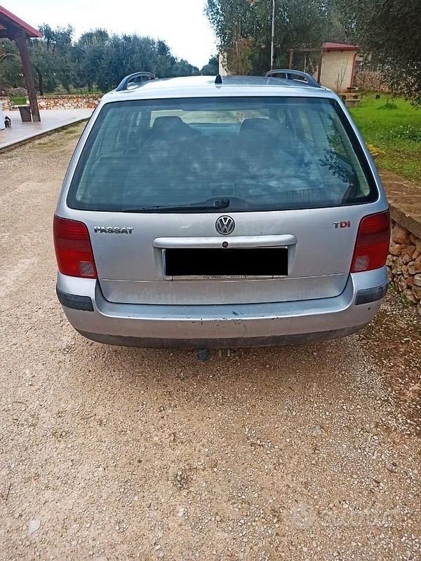 Usata VW Passat 110 CV (80 kW) 1998 Grigio Station wagon