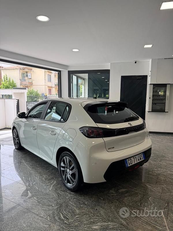 Usata Peugeot 208 Allure 102 CV (75 kW) 2021 Bianco Utilitaria