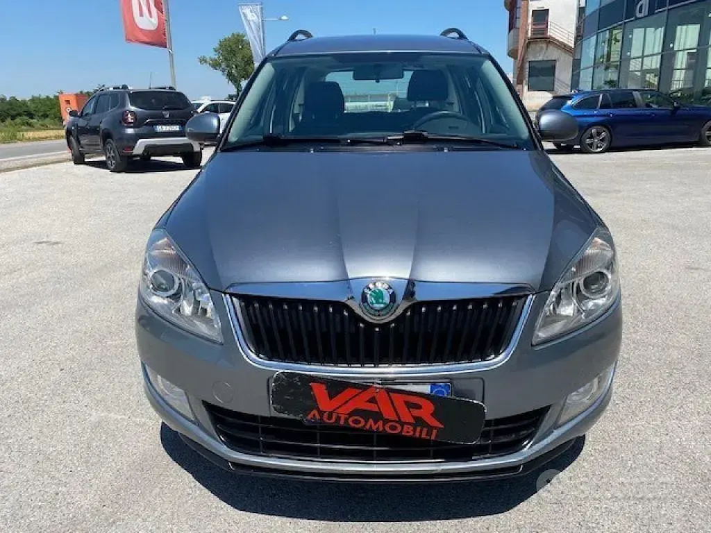 Usata Skoda Roomster Style 86 CV (63 kW) 2012 Grigio Monovolume