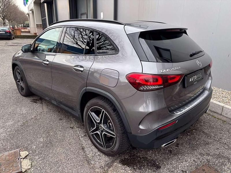 Usata Mercedes GLA200 Premium 150 CV (110 kW) 2023 Grigio SUV