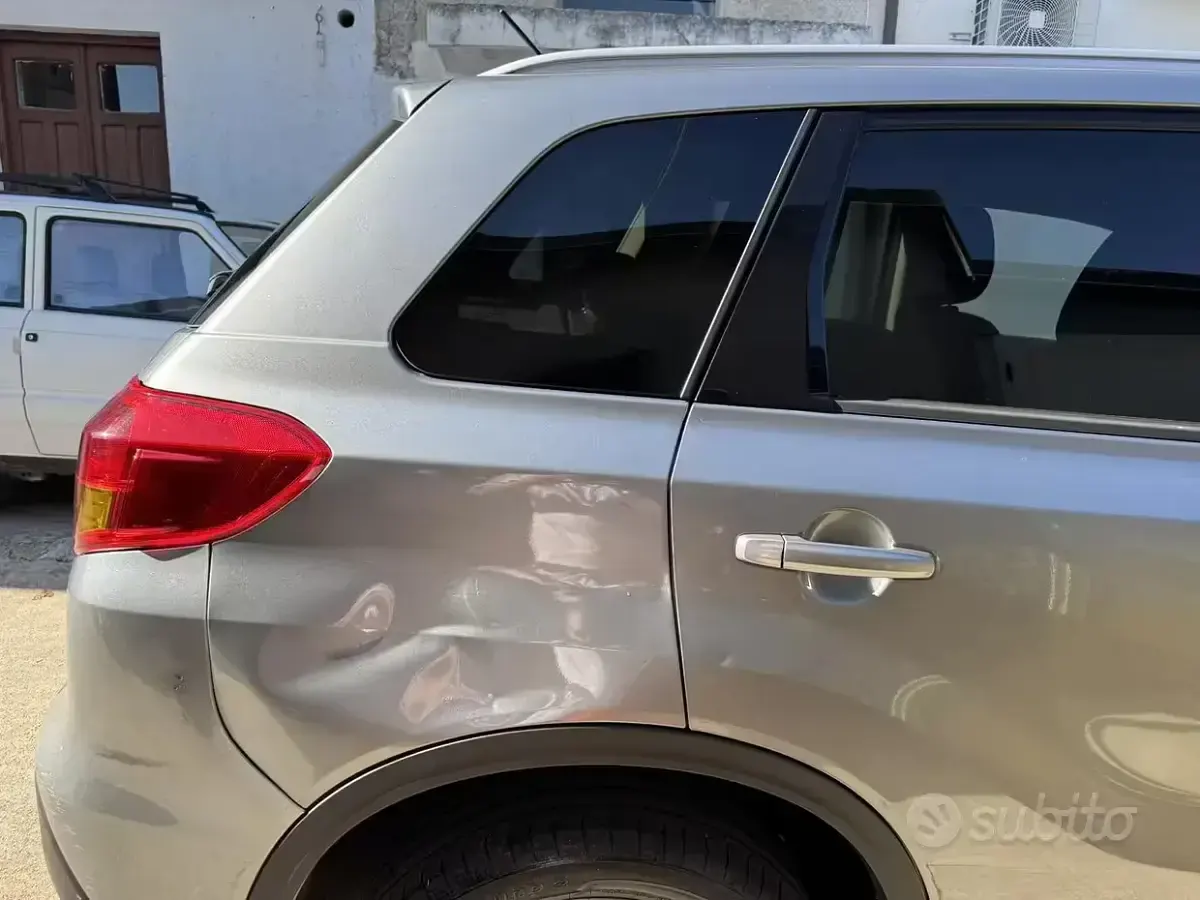 Usata Suzuki Vitara Cool 120 CV (88 kW) 2017 Grigio SUV
