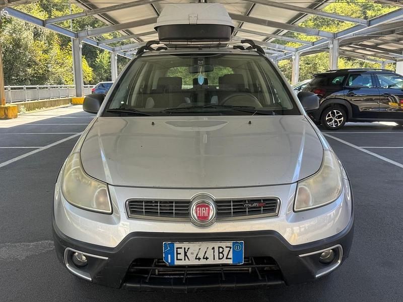 Usata Fiat Sedici 135 CV (99 kW) 2012 Argento SUV