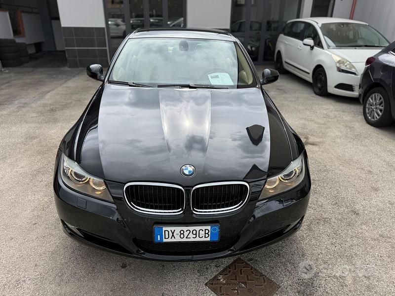 Usata BMW 320 176 CV (129 kW) 2009 Marrone Berlina