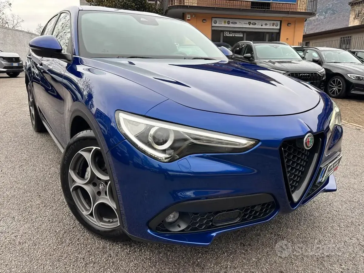 Usata Alfa Romeo Stelvio Sprint 190 CV (139 kW) 2022 Blu SUV
