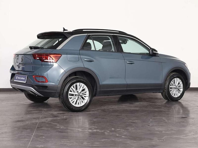 Usata VW T-Roc Life 150 CV (110 kW) 2024 Petroleum blue nero SUV