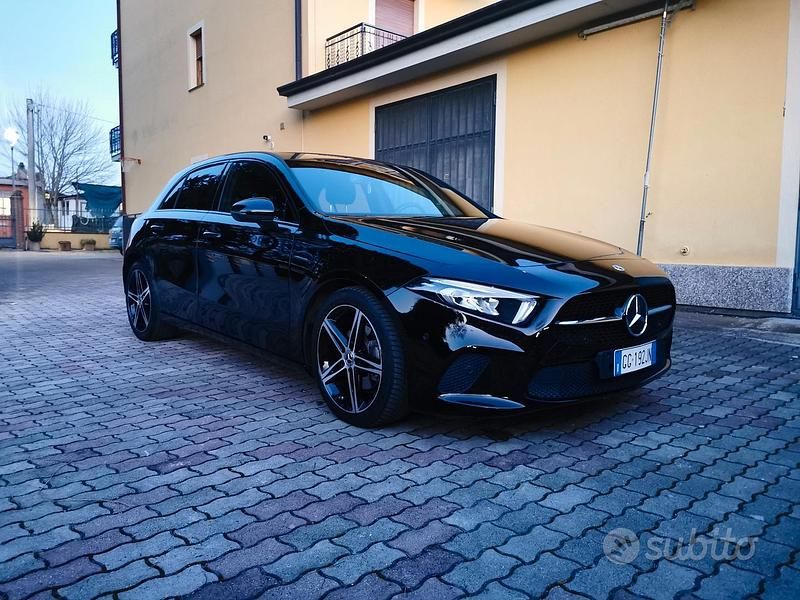 Usata Mercedes A180 116 CV (85 kW) 2021 Nero Berlina