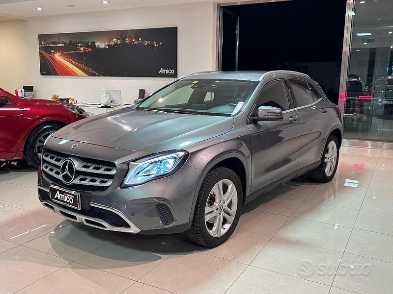 Usata Mercedes GLA200 136 CV (100 kW) 2018 Grigio SUV