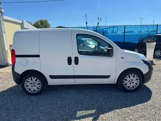 Usata Peugeot Bipper Basis 75 CV (55 kW) 2018 Bianco Monovolume