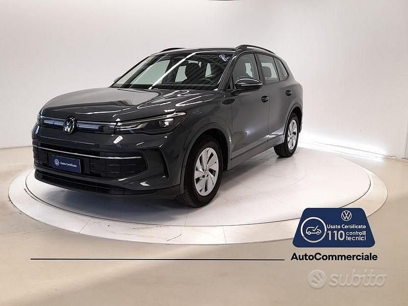 Używany VW Tiguan Life 150 KM (110 kW) 2024 Szary SUV
