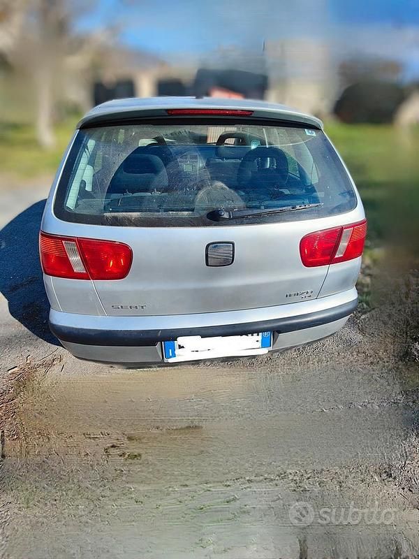 Usata Seat Ibiza 81 CV (59 kW) 2001 Grigio Utilitaria