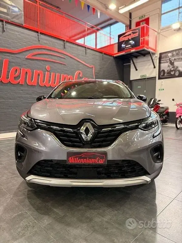 Second-hand Renault Captur 92 CP (67 kW) 2022 Gri SUV