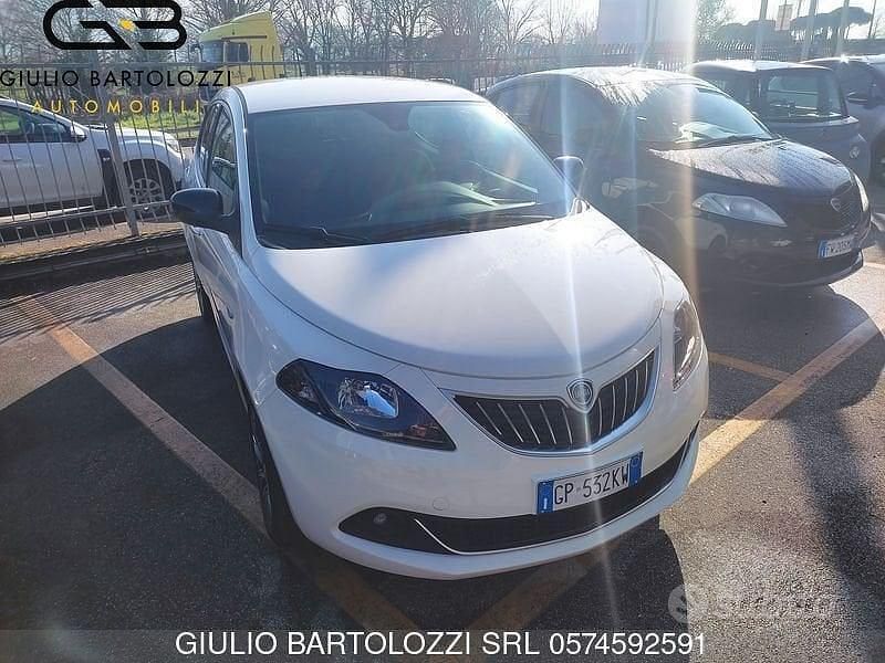 Usata Lancia Ypsilon S 70 CV (51 kW) 2023 Bianco Utilitaria