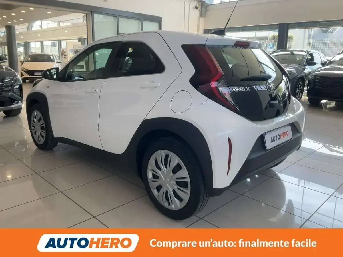 Usata Toyota Aygo X Active 72 CV (52 kW) 2022 Bianco SUV