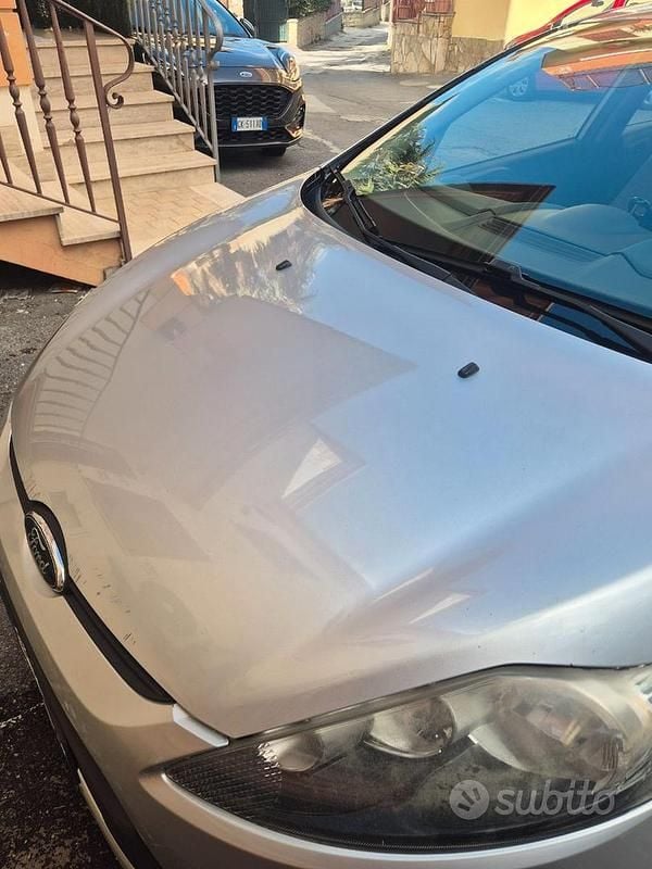 Usata Ford Fiesta 70 CV (51 kW) 2011 Grigio Berlina