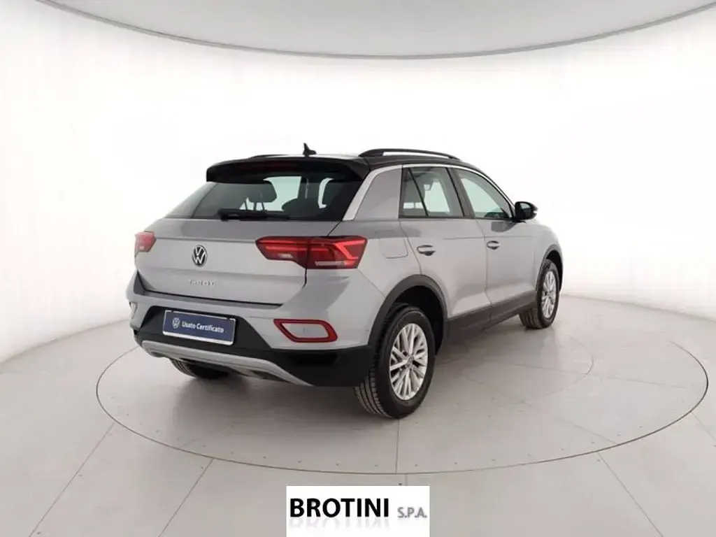 Usata VW T-Roc Life 150 CV (110 kW) 2025 Grigio metallizzato SUV