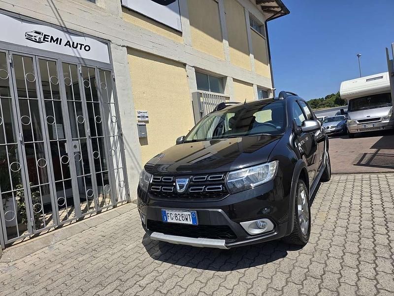 Other Usata 2017 Dacia Sandero Ambiance Due volumi | 5900 € (Buon prezzo) - Immagine 1/4