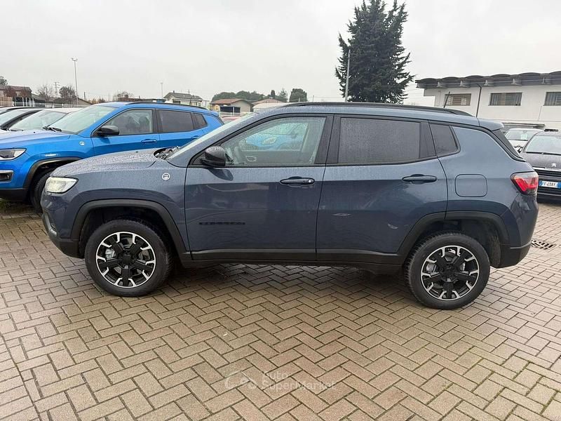Gebraucht Jeep Compass Trailhawk 179 PS (131 kW) 2023 Blau SUV