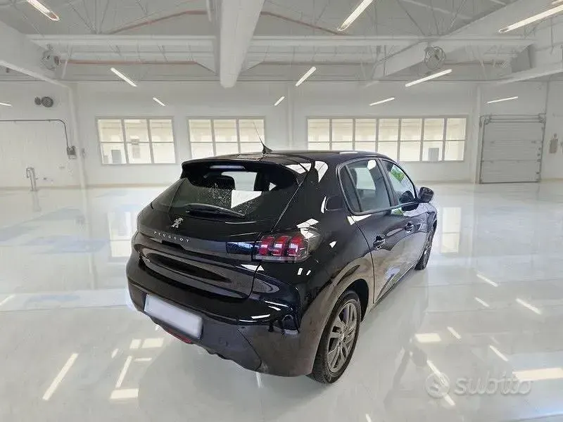 Usata Peugeot 208 Active 101 CV (74 kW) 2022 Nero Utilitaria