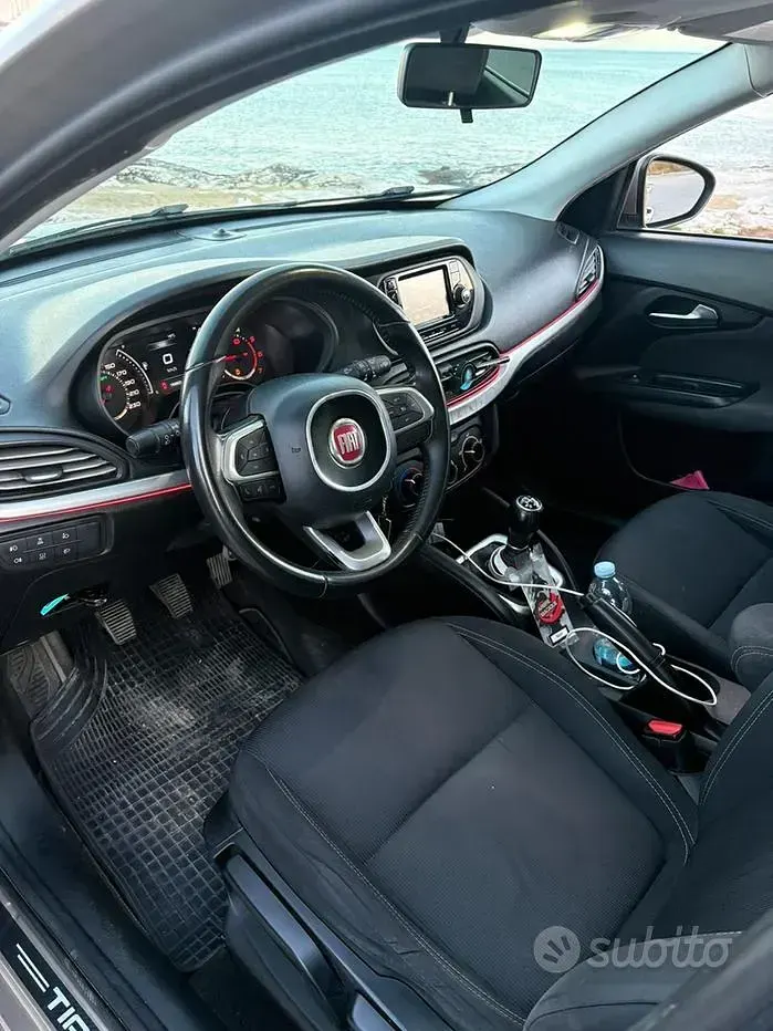 Usata Fiat Tipo 95 CV (69 kW) 2017 Marrone Berlina
