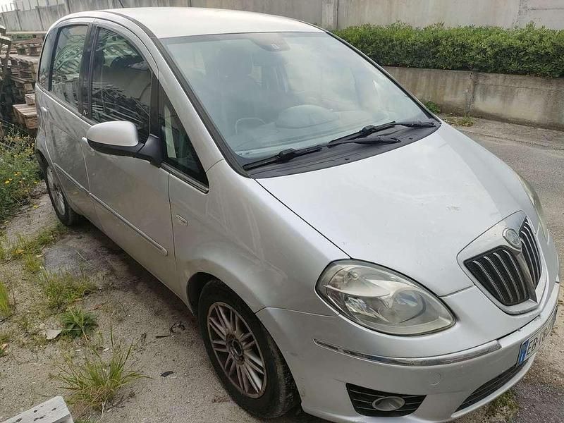 Usata Lancia Musa S 92 CV (67 kW) 2010 Monovolume