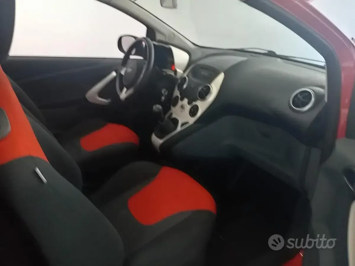Usata Ford Ka Titanium 69 CV (50 kW) 2009 Arancione Utilitaria