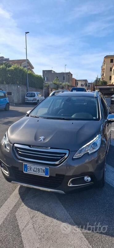 Grigio Usata 2013 Peugeot 2008 SUV | 6300 € (Buon prezzo) - Immagine 1/4