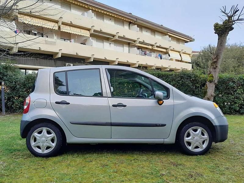 Usata Renault Modus Expression 75 CV (55 kW) 2005 Argento Monovolume
