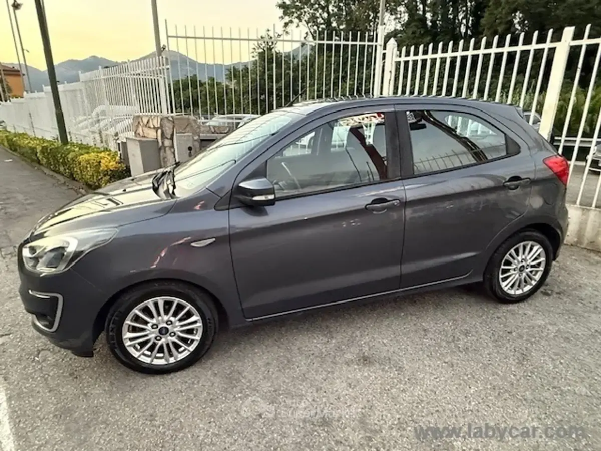 Usata Ford Ka Plus Ultimate 86 CV (63 kW) 2019 Gray Utilitaria