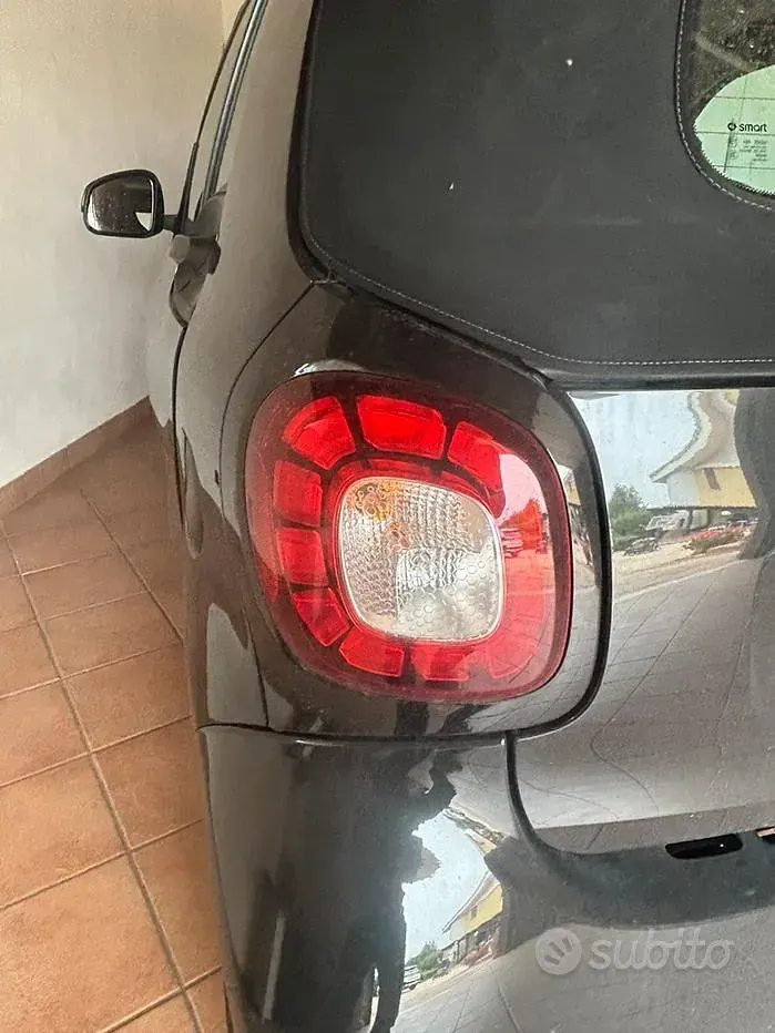 Usata Smart ForTwo Cabrio Brabus 71 CV (52 kW) 2019 Nero Cabrio