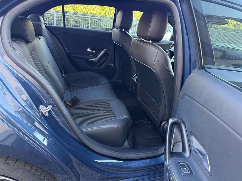 Usata Mercedes A180 116 CV (85 kW) 2021 Blu/azzurro Berlina