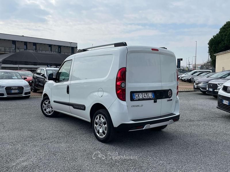 Usata Fiat Doblò Trekking 120 CV (88 kW) 2022 Bianco Monovolume