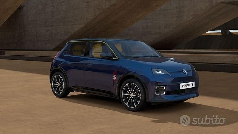 Usata Renault 5 E-Tech Iconic 2024 Blu Berlina