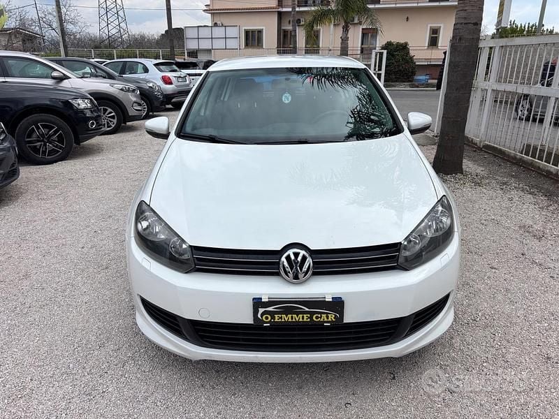 Usata VW Golf VI Highline 105 CV (77 kW) 2011 Bianco Utilitaria