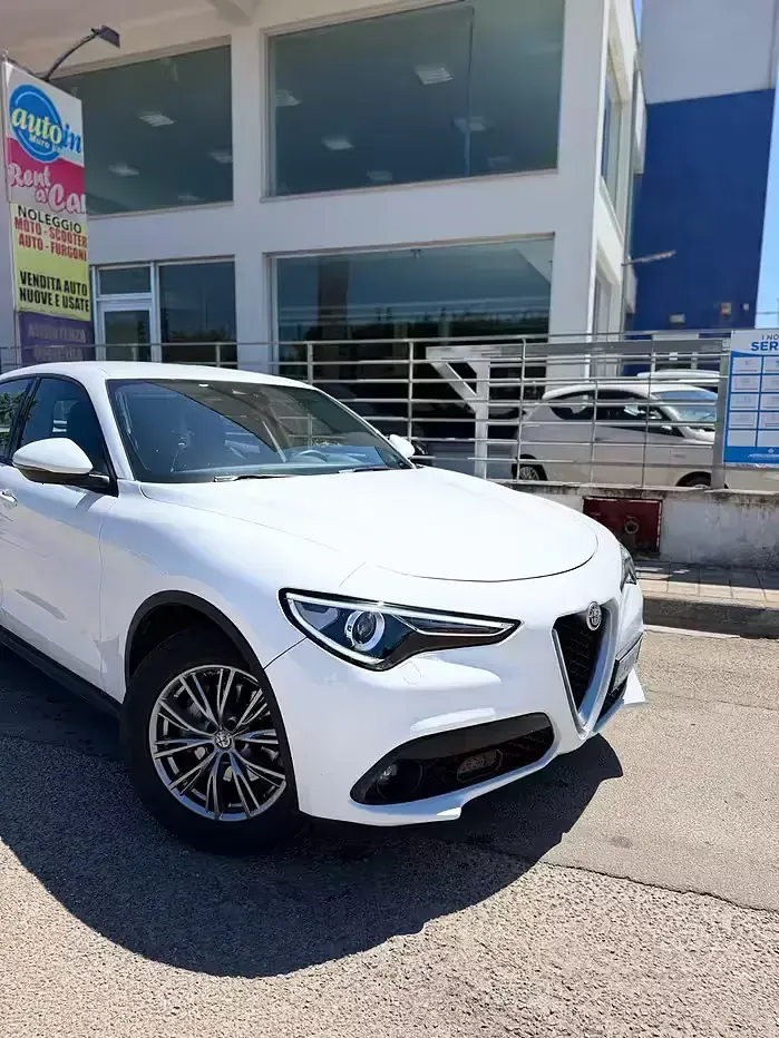 Usata Alfa Romeo Stelvio Business 160 CV (117 kW) 2022 Bianco SUV