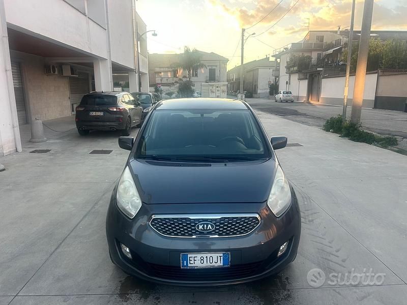 Usata Kia Venga EX 90 CV (66 kW) 2010 Grigio Utilitaria