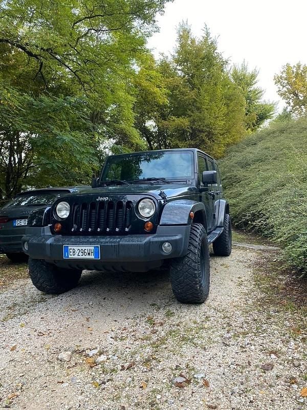 Usata Jeep Wrangler Sahara 177 CV (130 kW) 2009 Nero SUV