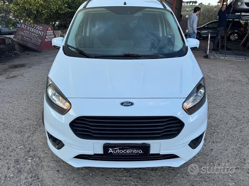 Usata Ford Tourneo Courier 75 CV (55 kW) 2020 Bianco Monovolume