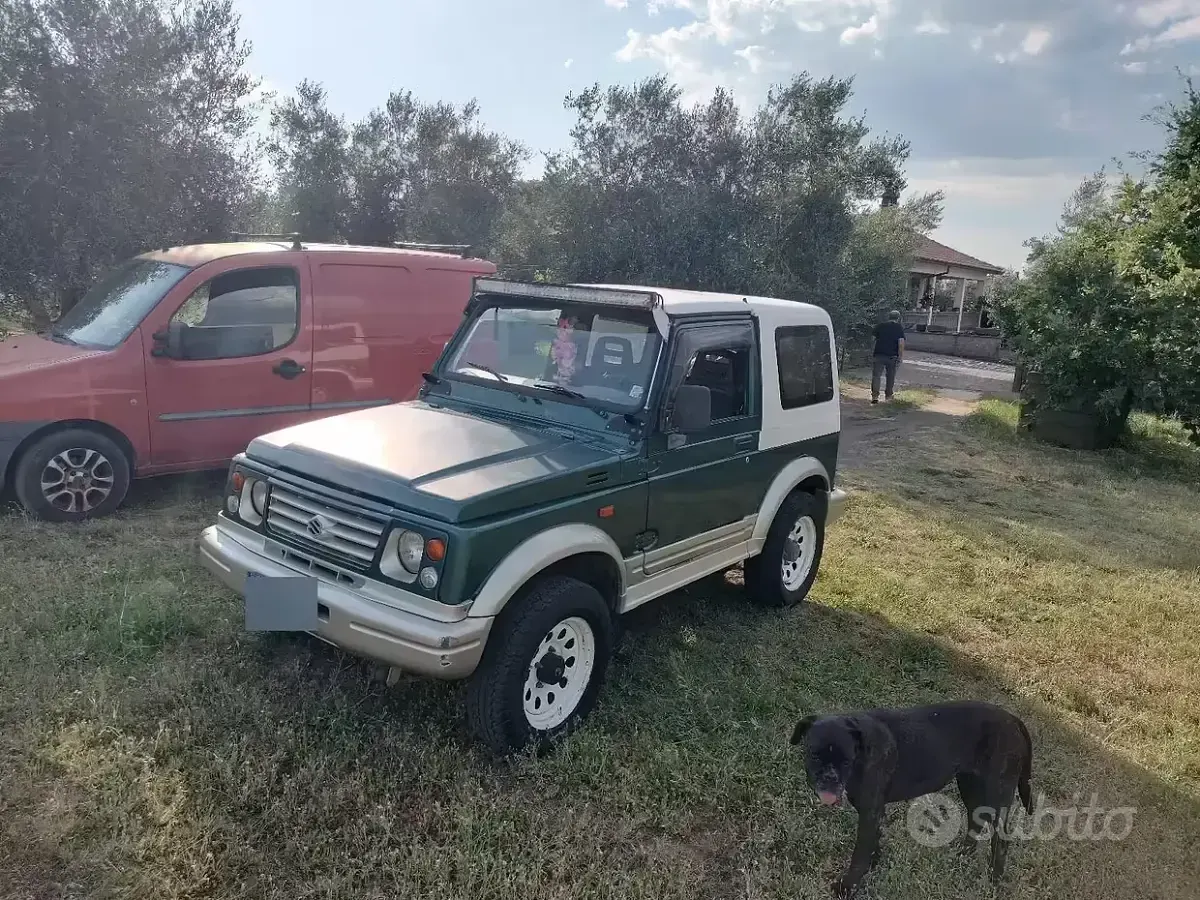 Usata Suzuki Samurai 63 CV (46 kW) 1999 Verde SUV