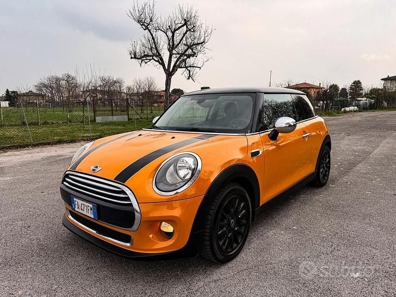 Usata Mini Cooper D Business 116 CV (85 kW) 2015 Arancione Utilitaria