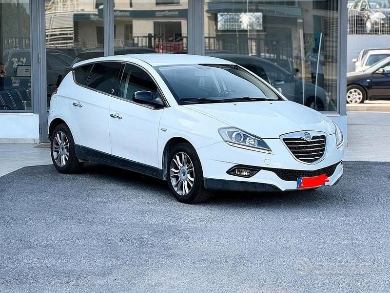 Usata Lancia Delta Gold 105 CV (77 kW) 2011 Bianco Utilitaria
