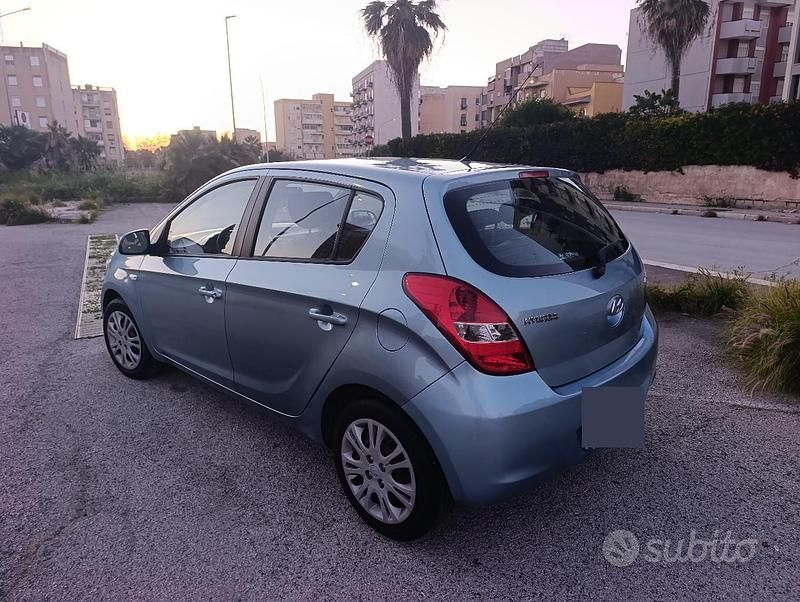 Usata Hyundai i20 80 CV (58 kW) 2009 Blu Utilitaria