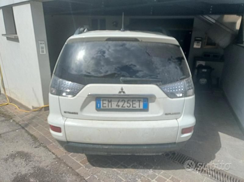 Usata Mitsubishi Outlander 156 CV (114 kW) 2012 Bianco SUV