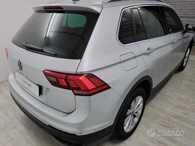 Usata VW Tiguan Life 131 CV (96 kW) 2021 Grigio SUV