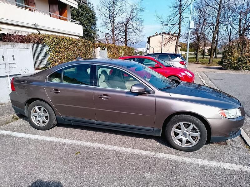 Usata Volvo S80 Kinetic 200 CV (147 kW) 2007 Marrone Berlina