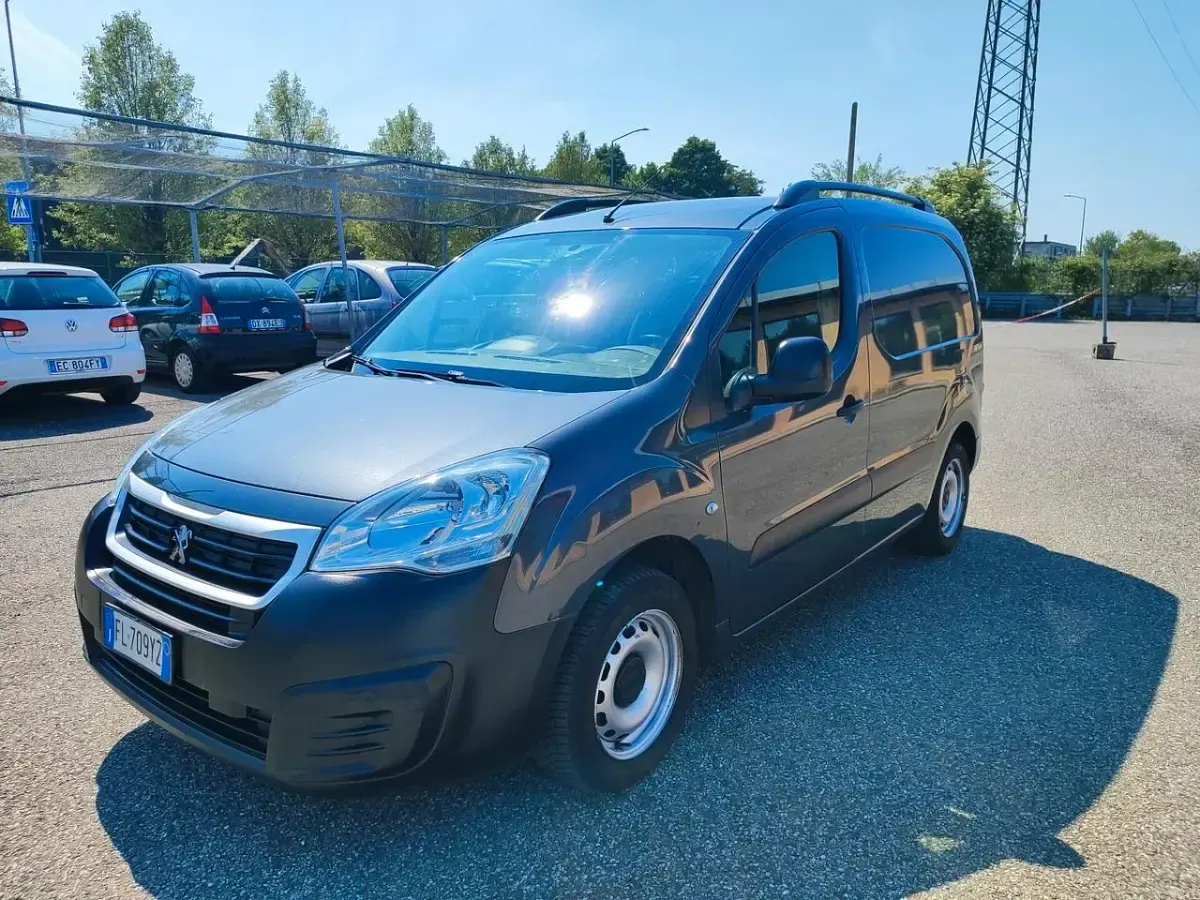 Usata Peugeot Partner S 99 CV (72 kW) 2017 Grigio