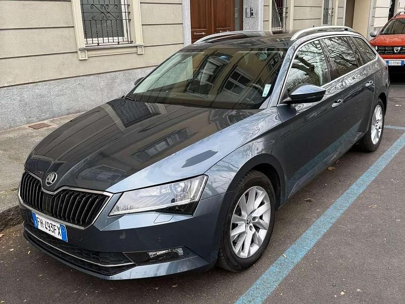Usata Skoda Superb Executive 120 CV (88 kW) 2017 Grigio Station wagon